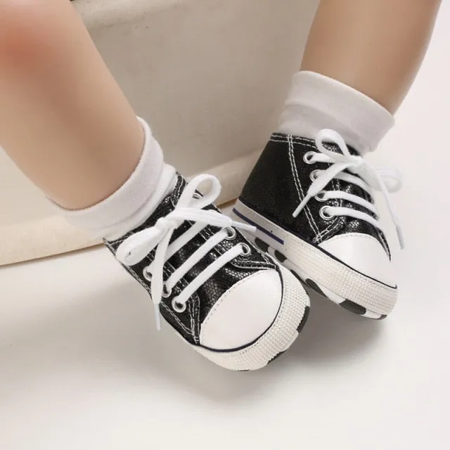 Classic Canvas Baby Sneakers (Unisex. 3 to 12M)