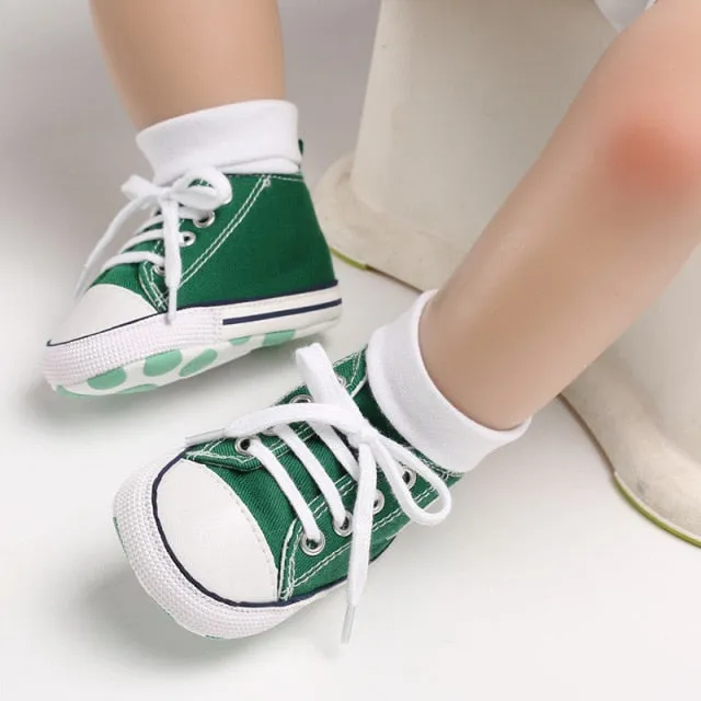 Classic Canvas Baby Sneakers (Unisex. 3 to 12M)