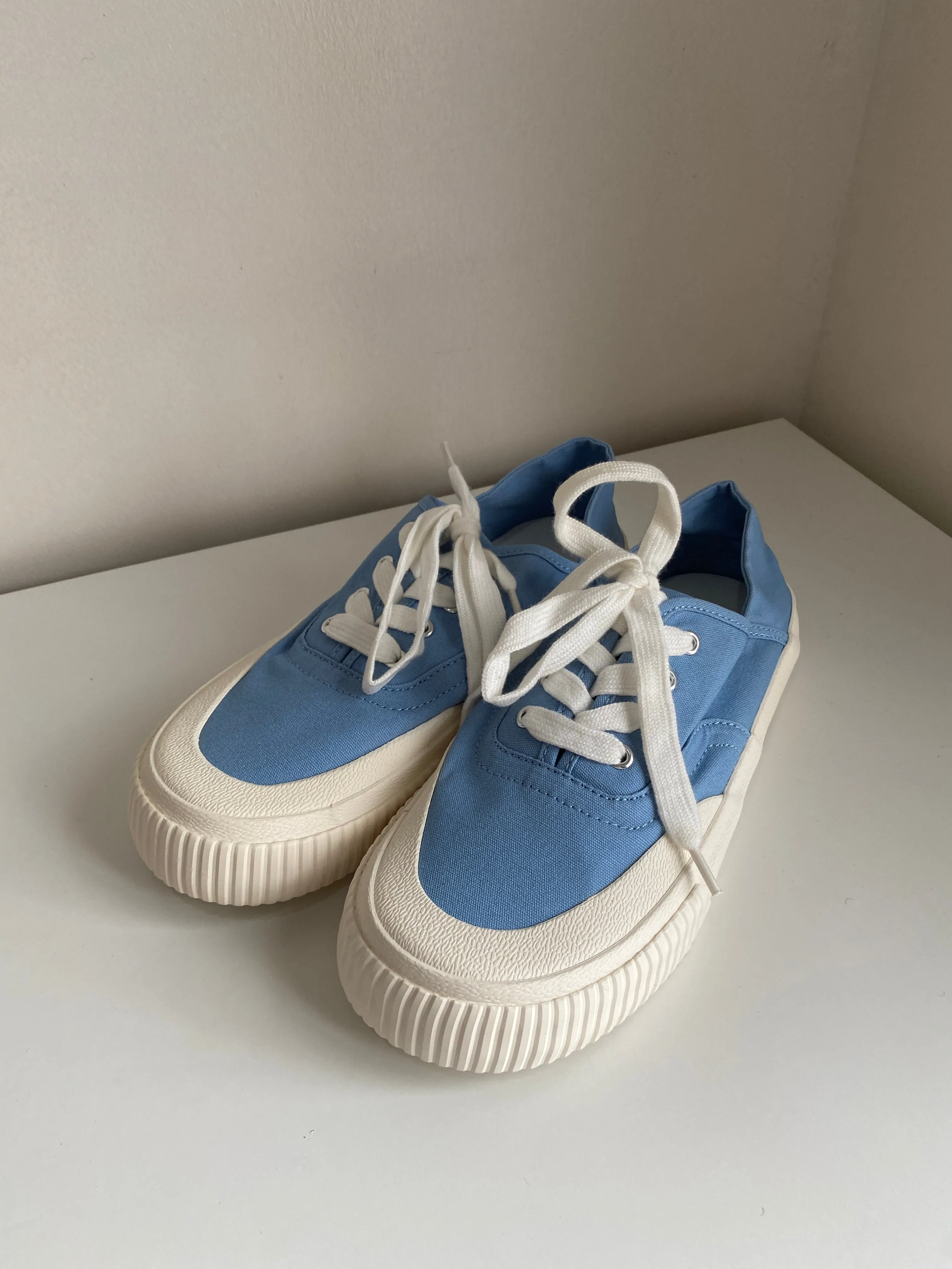 Low Top Canvas Sneakers